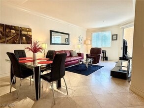 Building Photo - 270 E Flamingo Rd