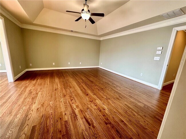 Building Photo - 1678 Carr Cir NW