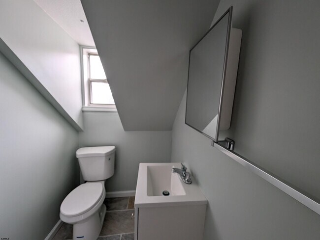 Building Photo - 16 N Iowa Ave