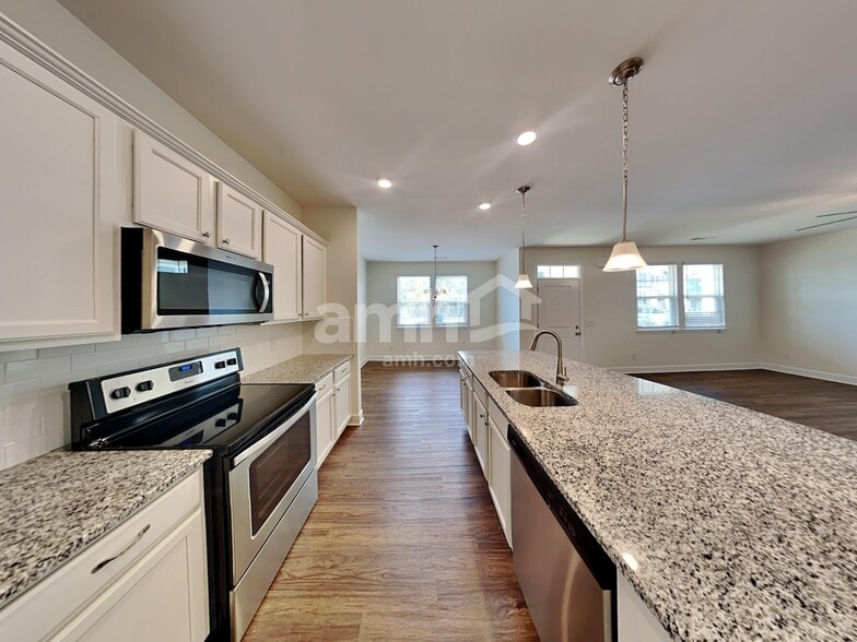 Building Photo - 5083 Trailwater Dr