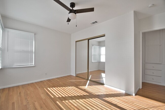 Building Photo - 2 Bed 2 Bath Home For Lease