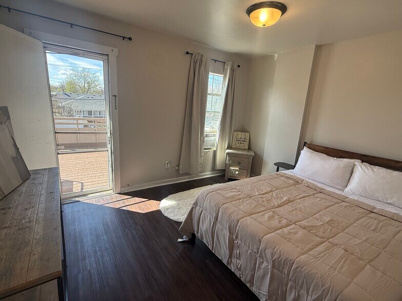 Building Photo - 1065 Colorado Blvd