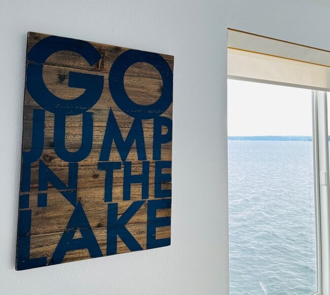 Building Photo - Kirkland Waterfront Condo Available Now! S...