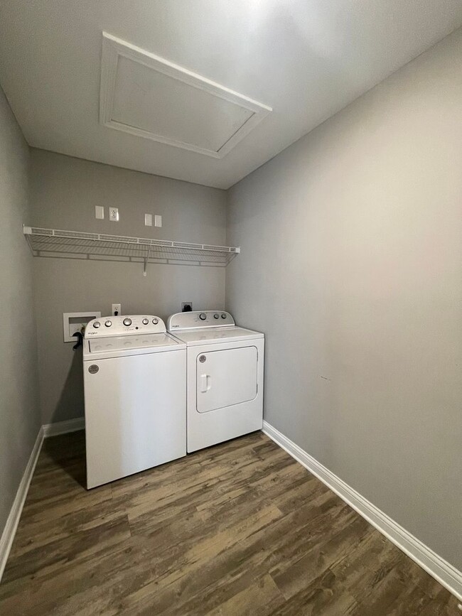 Building Photo - 3 Ranch Single Family Home- Fitness, Pools...