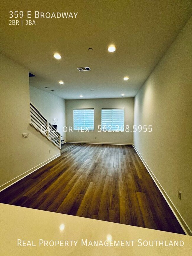 Building Photo - Stunning 2 Bedroom 3 Bath Townhome with 1 ...