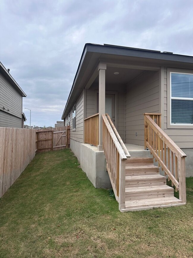 Building Photo - New home built in 2024 in Redbird Ranch 3/...