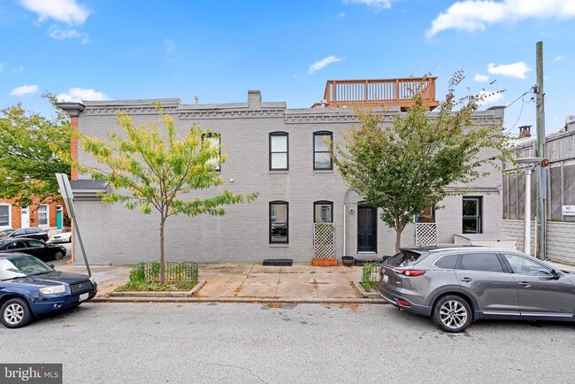 Building Photo - 300 S Robinson St
