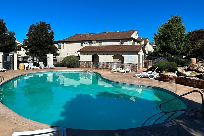 swimming pool - 6501 San Antonio Dr NE