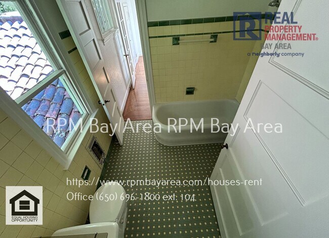 Building Photo - Luxury Family Oasis with Pool in San Mateo...