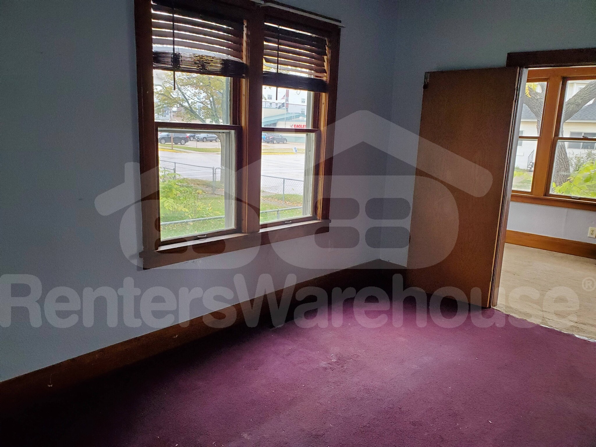 Building Photo - 407 N Elm Ave