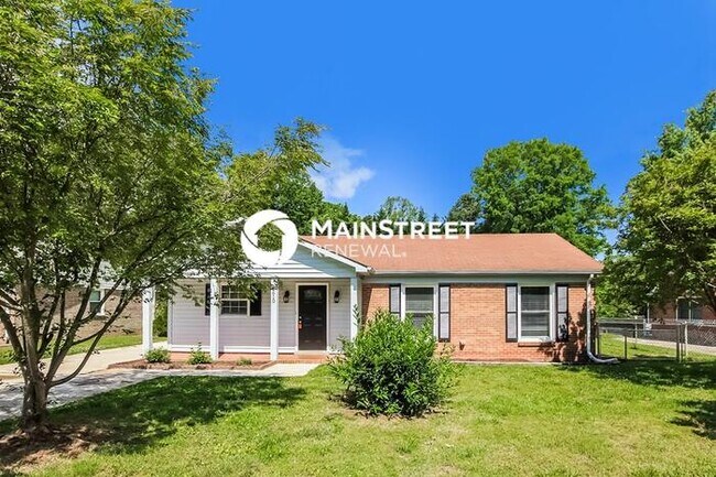 Building Photo - 3 Bedroom Pet-Friendly Home in Greensboro, NC with Main Street Renewal