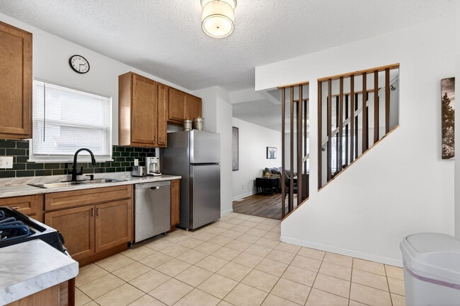 Building Photo - 146 W Felton Ave