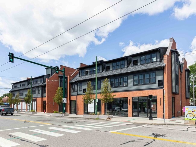 Building Photo - 495 Trapelo Rd