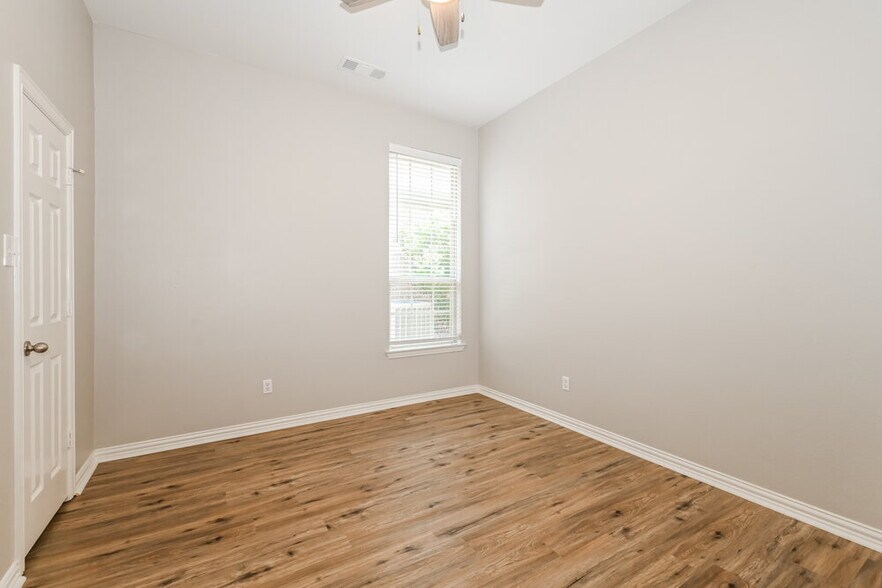 Building Photo - 1224 Wedgewood Dr