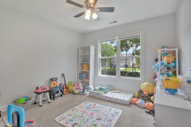 Building Photo - 202 Weeping Hollow Ct