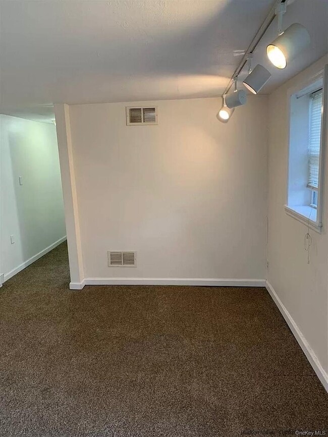 Building Photo - 11 Cherry St