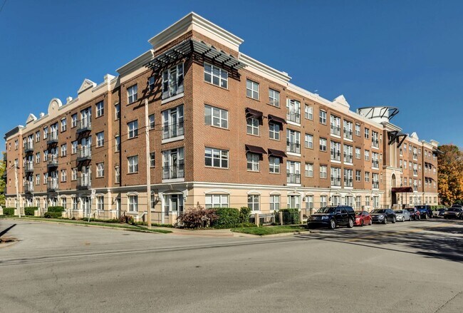Building Photo - Awesome 1BE/1BA Condo in the heart of West End!