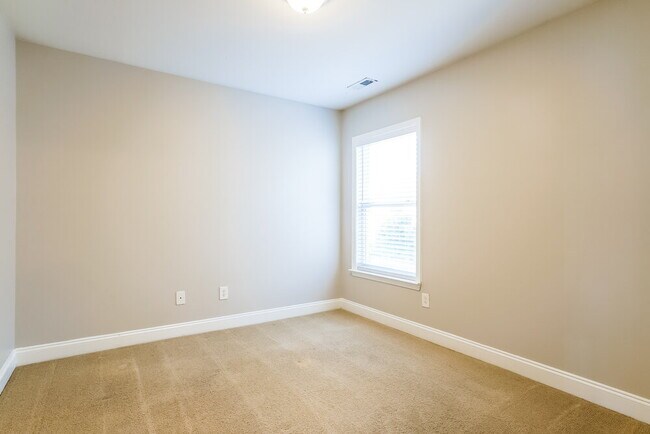 Building Photo - 674 Averasboro Dr