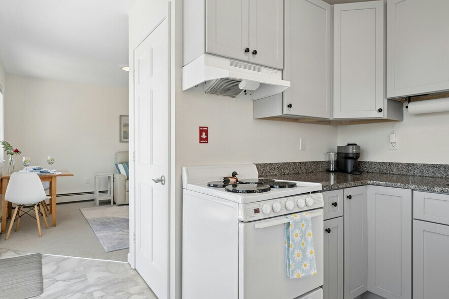 Building Photo - 81 Jolicoeur Ave