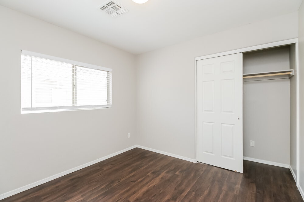 Building Photo - 8528 E Desert Ln