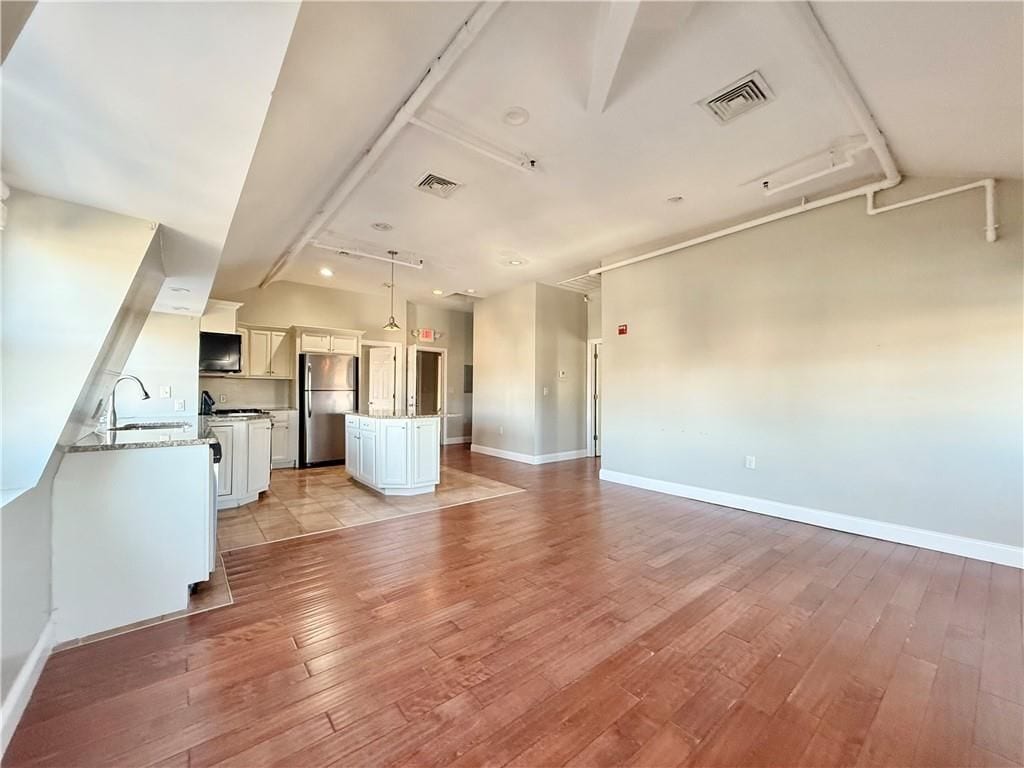 Building Photo - 23 Peck Ln