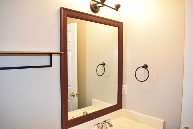 Building Photo - 3 Bed/2 Bath Home in East Nashville, Pet F...