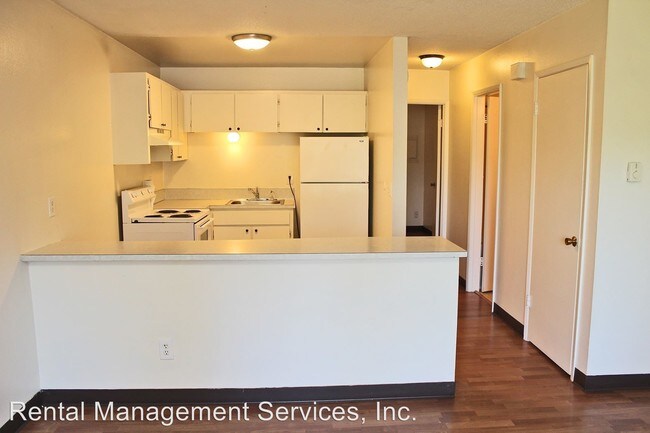 Building Photo - 12021 SE Foster Rd