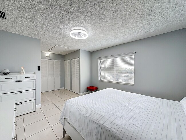 Building Photo - 3586 La Playas Ct