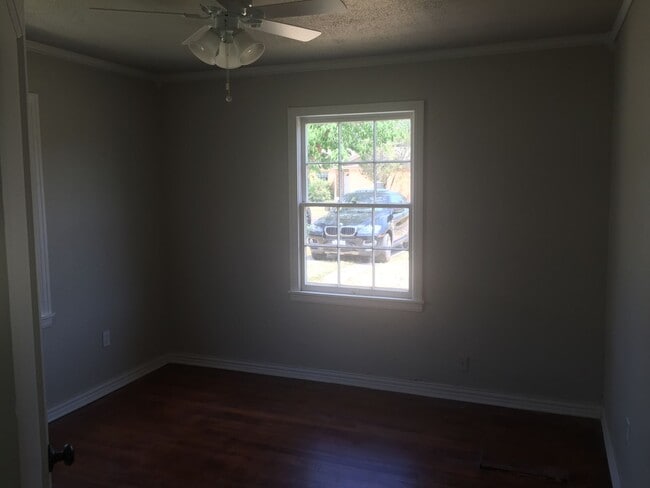 Building Photo - 2805 33rd St