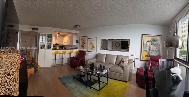 Building Photo - 540 Brickell Key Dr