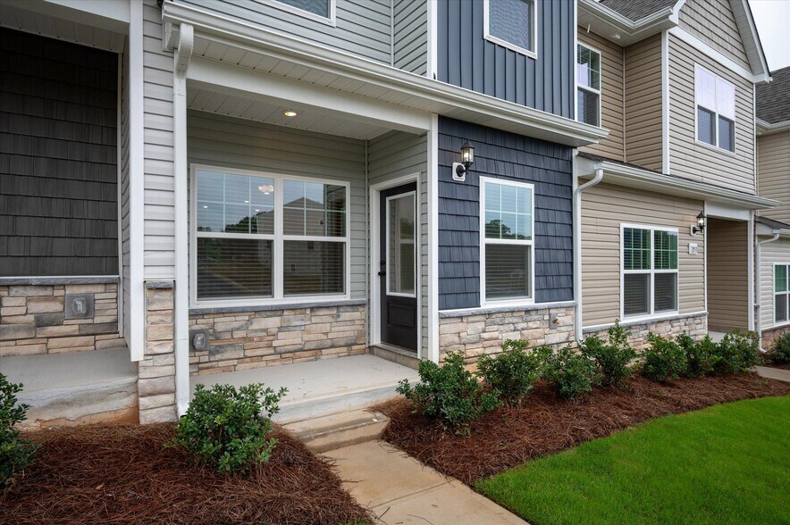 Building Photo - 1306 Principal Featherstone Ave