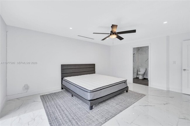 Building Photo - 1608 SW 5th Ct