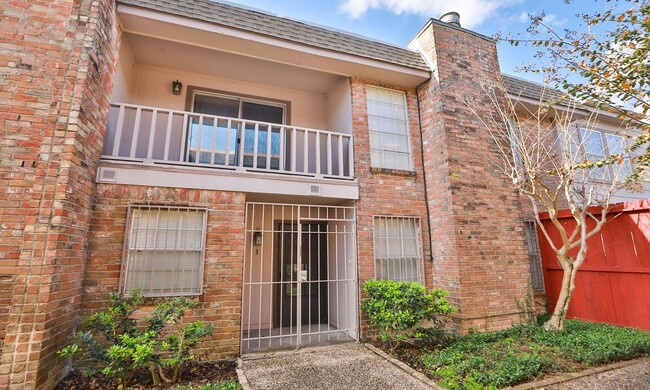 Primary Photo - 2 Bedroom 2 Bath Townhome in the Galleria