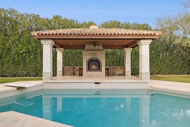 Building Photo - 8303 N 61st Pl