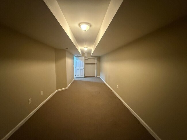 Building Photo - 51 Chelsea St