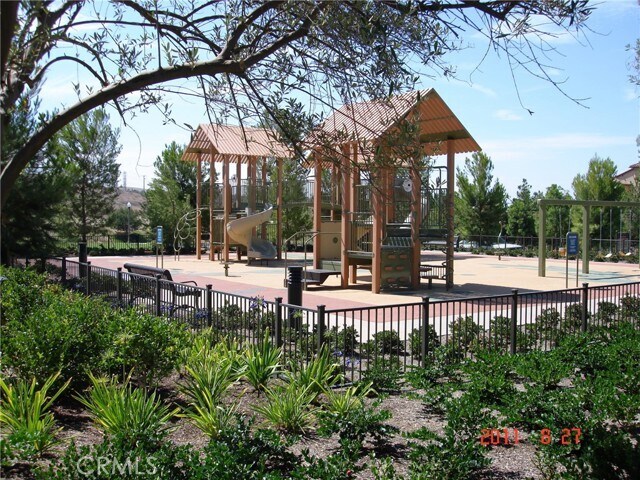 Building Photo - 81 Cipresso