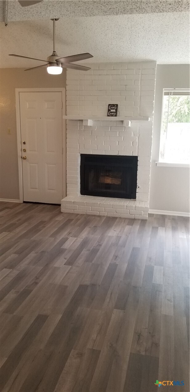 Building Photo - 1109 Wales Dr