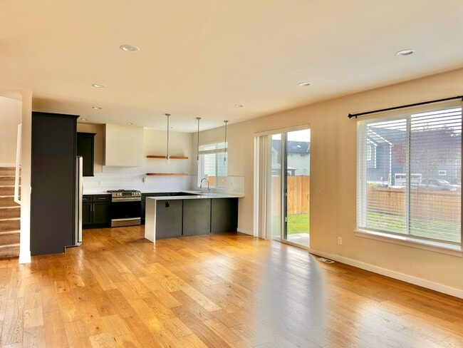 Building Photo - Stylish 4BR | 3BA Home with Den, Fenced Ba...