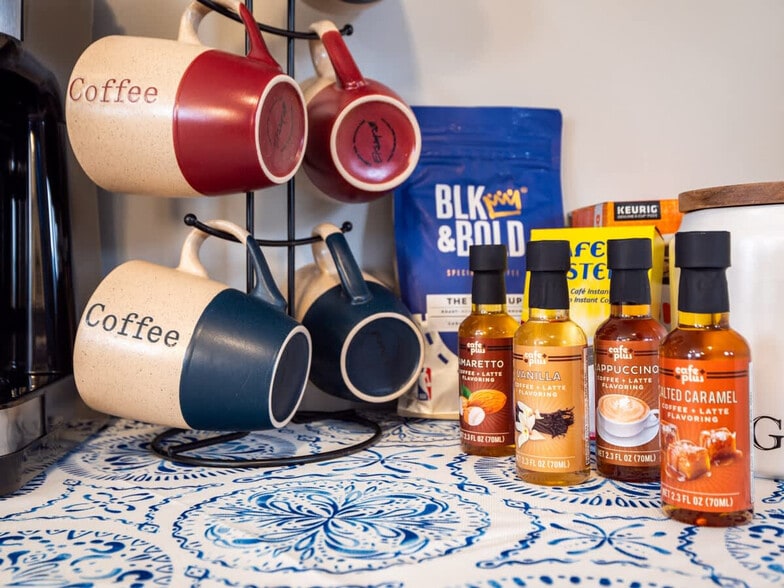 Building Photo - 1415 W 57th St