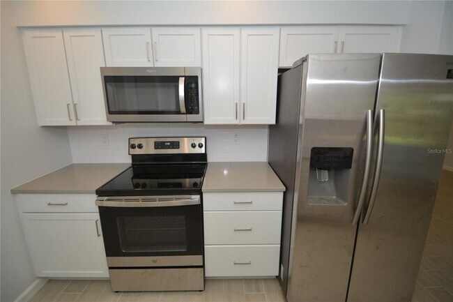 Building Photo - 14 Bolling Ln