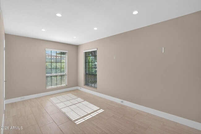 Building Photo - 7557 N Dreamy Draw Dr