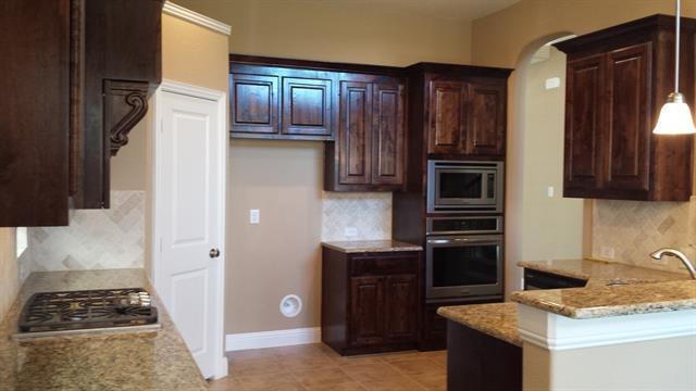 Building Photo - 2449 Kingsgate Dr