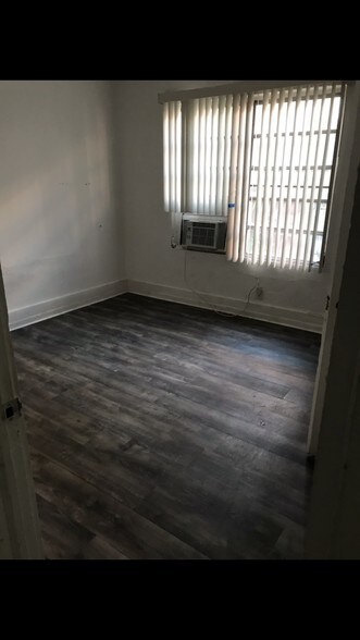 Building Photo - 1021 SW 5th St