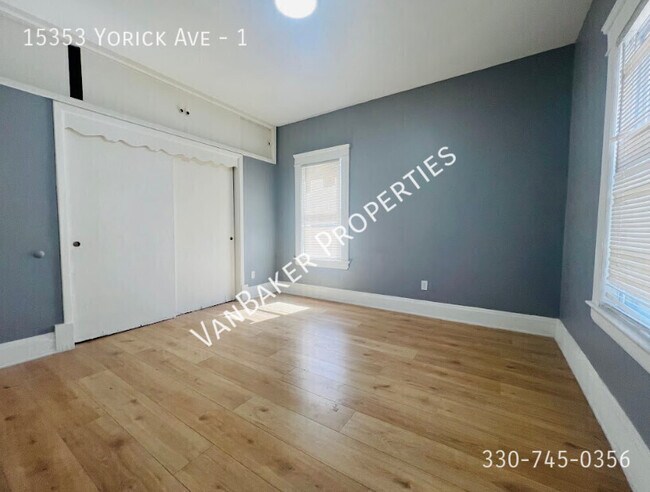 Building Photo - 15353 Yorick Ave