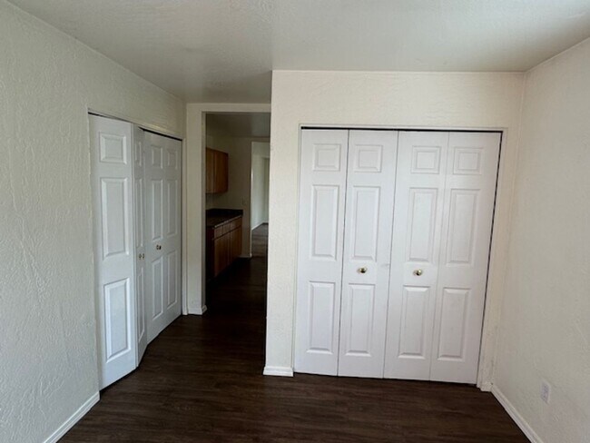 Building Photo - 118 SHAST A&amp;B