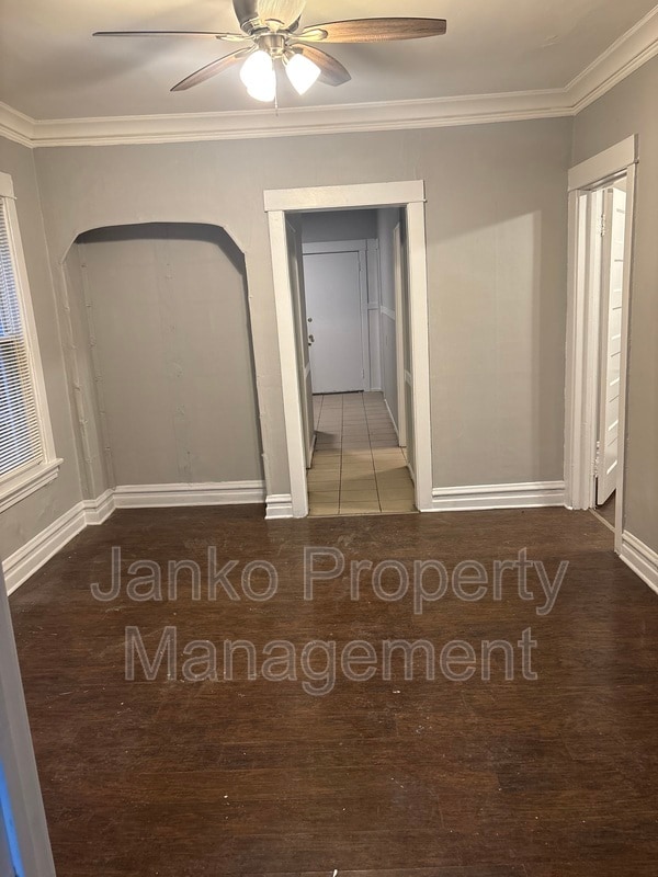 Building Photo - 7132 S Ingleside Ave