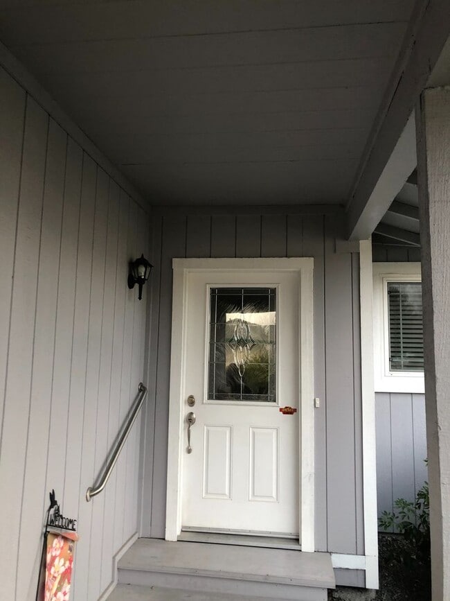 Building Photo - Lovely 3 bedroom House in G Section of Rohnert Park Available Soon!