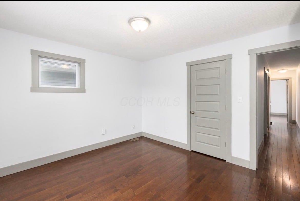 Building Photo - 2411 Indianola Ave