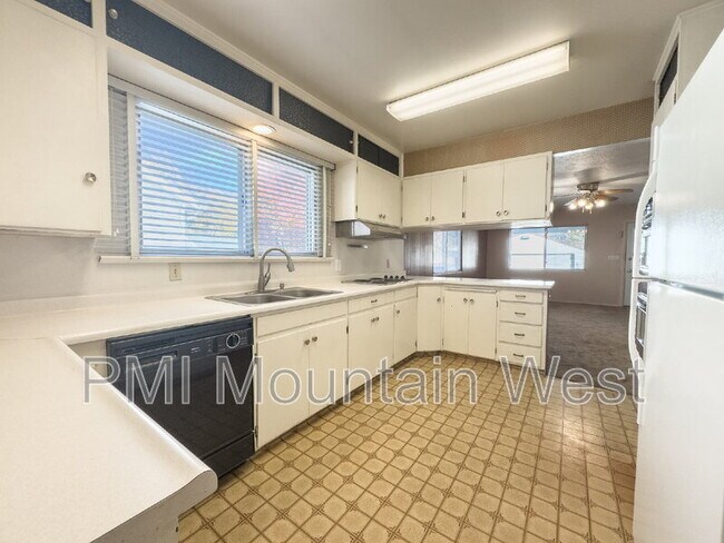 Building Photo - 2141 S 1700 E