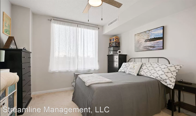 Building Photo - 1 br, 1 bath House - 930 Wayne Ave #707